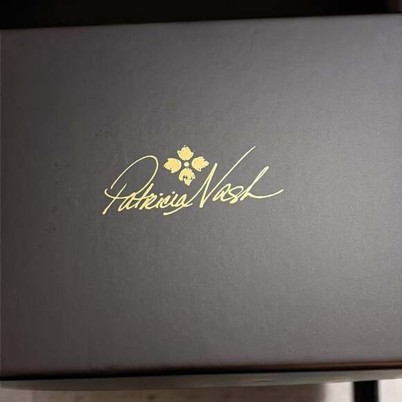 Patricia Nash Prairie Rose Leather Cassini Wristlet Pouch Clutch New in Gift Box - Picture 3 of 3